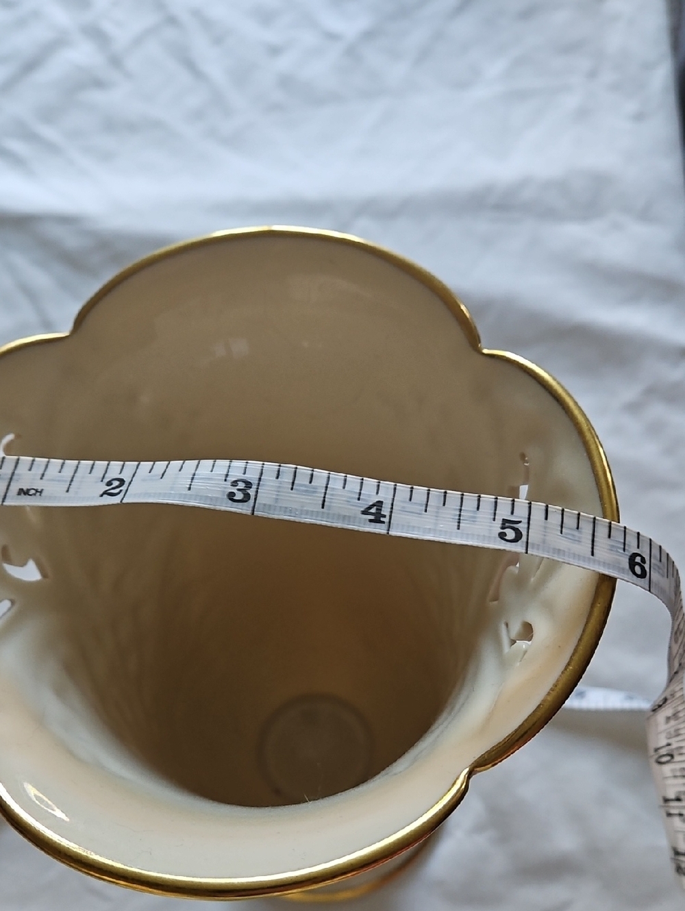 Lenox Cream Vase with Gold Trim - Picture 15 of 16